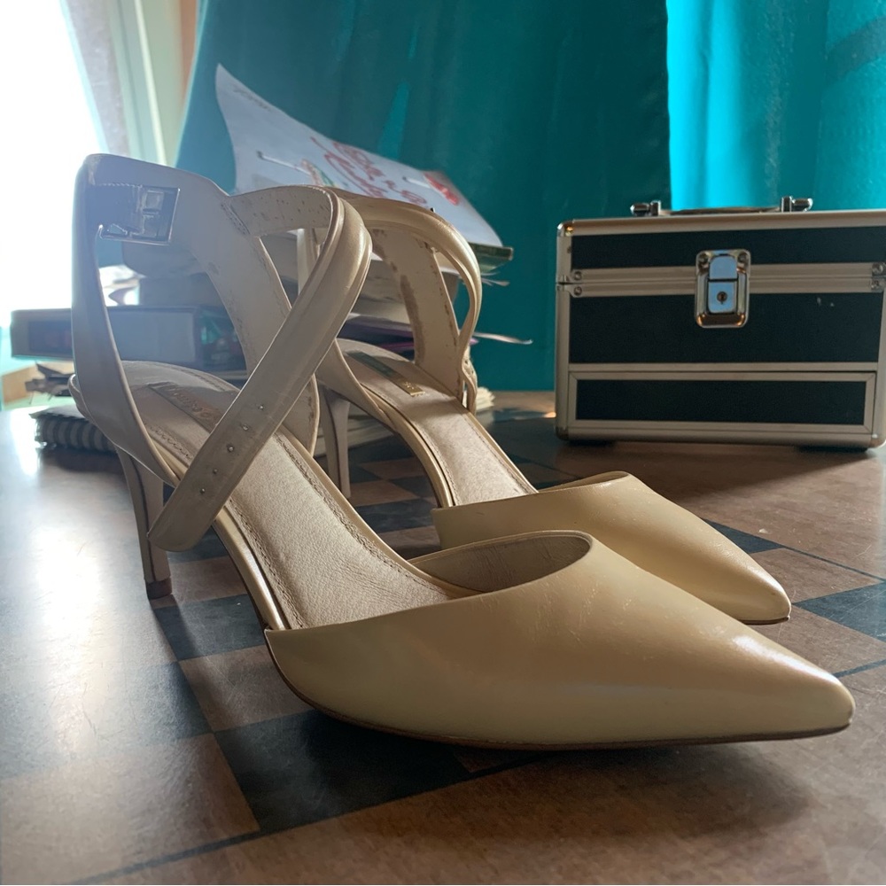 Louise et Cie Cream Pointed Toe Heels